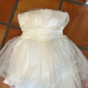 Selfie Leslie White Strapless Formal Dress